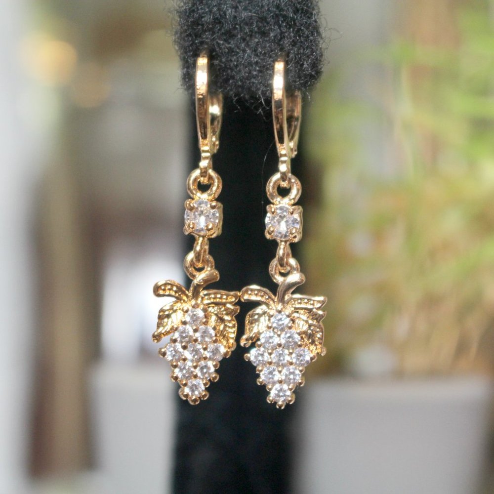 18K Yellow Gold Roman Grape Cluster CZ Drop Dangle Earrings